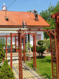 malowanie dachu w domu jednorodzinnym