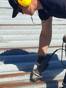 malowanie dachu hali produkcyjnej