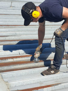 malowanie dachu hali produkcyjnej