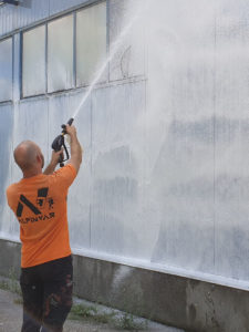 malowanie elewacji z blachy ocynkowanej