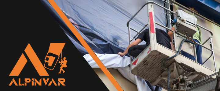 montaż reklamy na budynkach