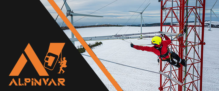 montaż urządzeń na masztach