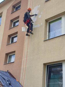 malowanie elewacji bloku wielorodzinnego