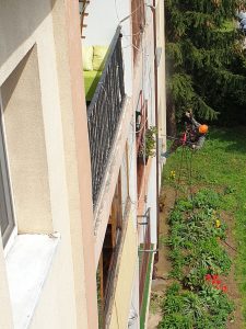 malowanie elewacji bloku wielorodzinnego