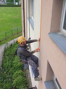 malowanie elewacji bloku wielorodzinnego