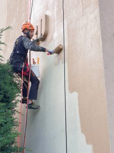 malowanie elewacji bloku wielorodzinnego