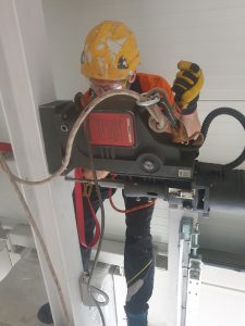 montaż punktów asekuracyjnych