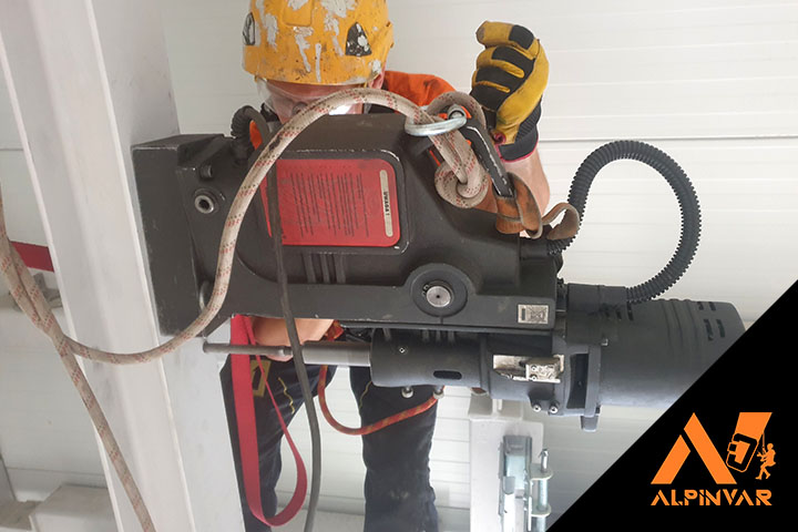 montaż punktów asekuracyjnych