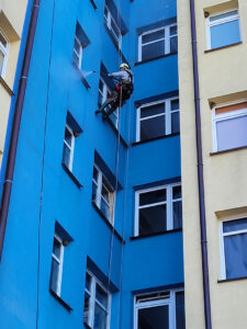 malowanie elewacji szpitala w leżajsku