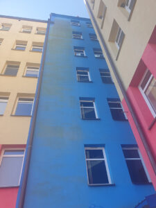 malowanie elewacji szpitala w leżajsku