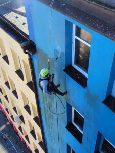 malowanie elewacji szpitala w leżajsku