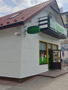 malowanie elewacji sklepu żabka w rzeszowie