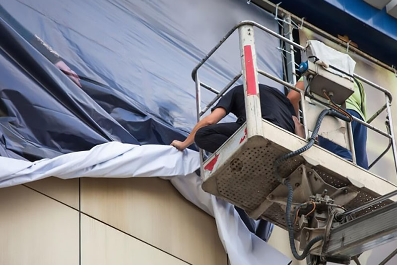 montaż kasetonów reklamowych