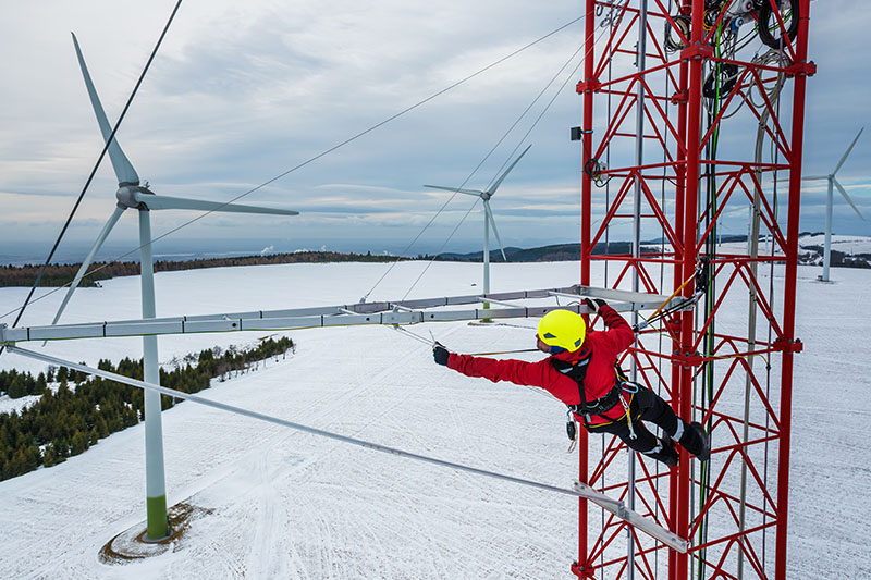 montaz urządzeń na masztach
